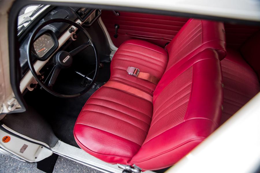 Интерьер Subaru 360 1968 года  (NA) (фото 9 из 11)
